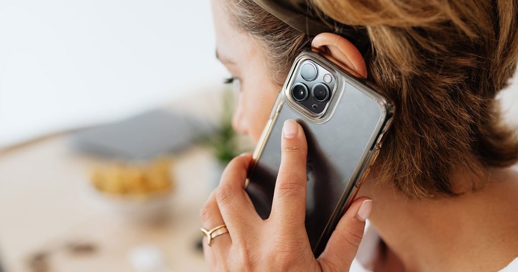 Varning för bedragare som låtsas vara ditt barn